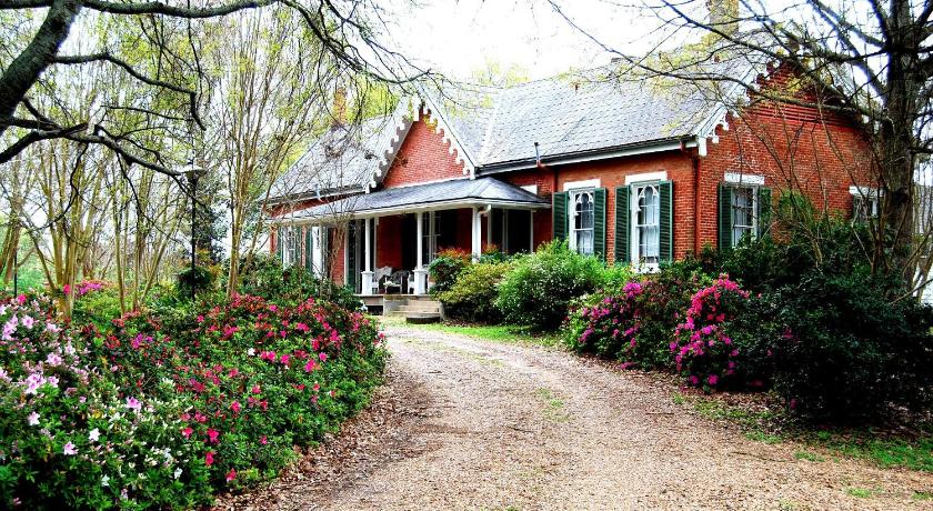 Glenfield Plantation – Natchez, MS - Most Haunted Plantations in Mississippi
